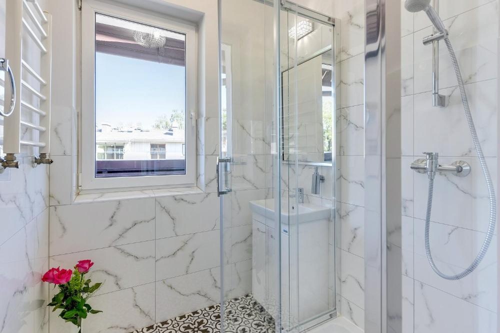 Single Room with Shared Bathroom